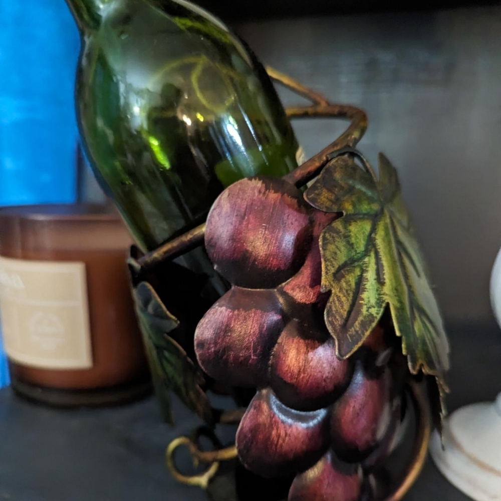 Vintage bronze metal grapevine design wine bottle holder